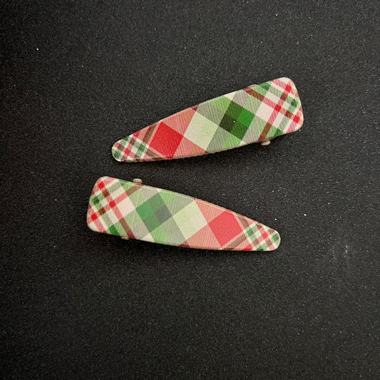 Holiday plaid clips